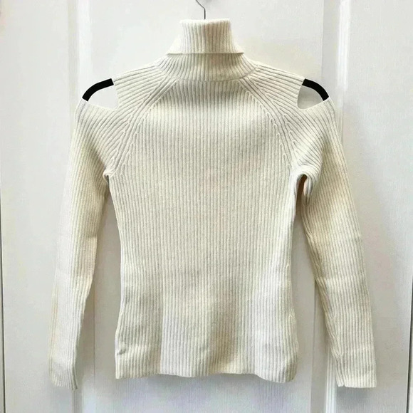 Theory Jemliss Cold Shoulder Ribbed  Wool Turtleneck Sweater Ivory Cream Small - Picture 10 of 16
